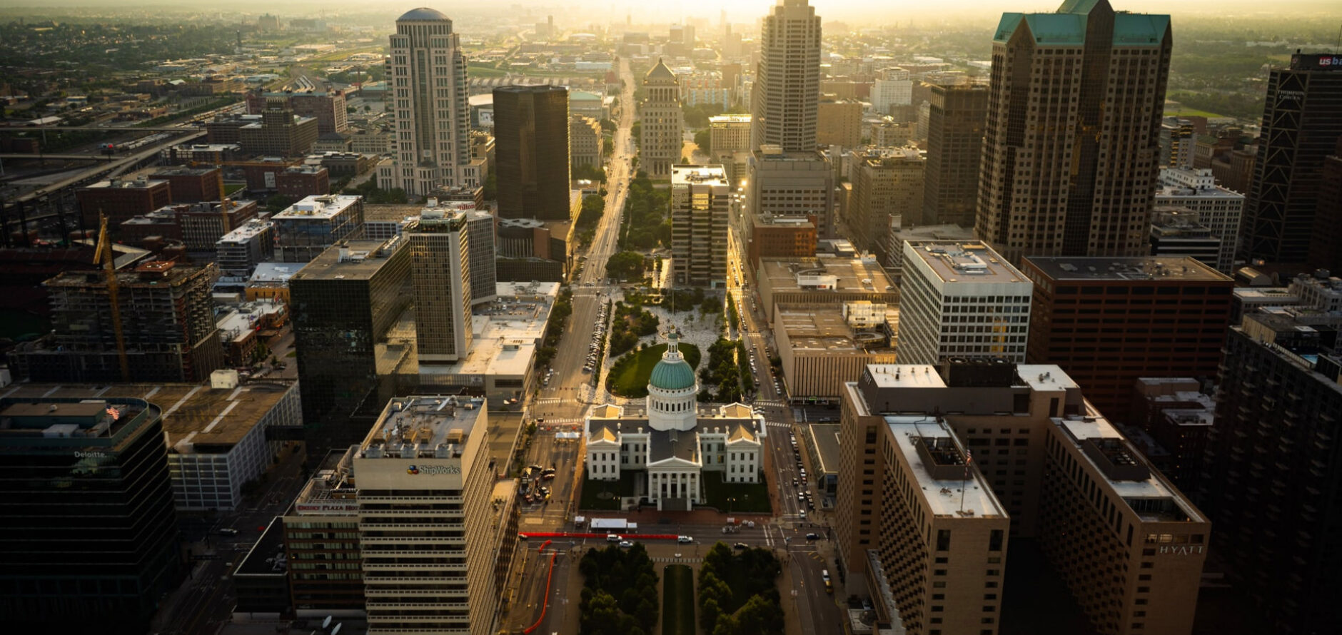 A bird's eye view of the St. Louis Courthouse.