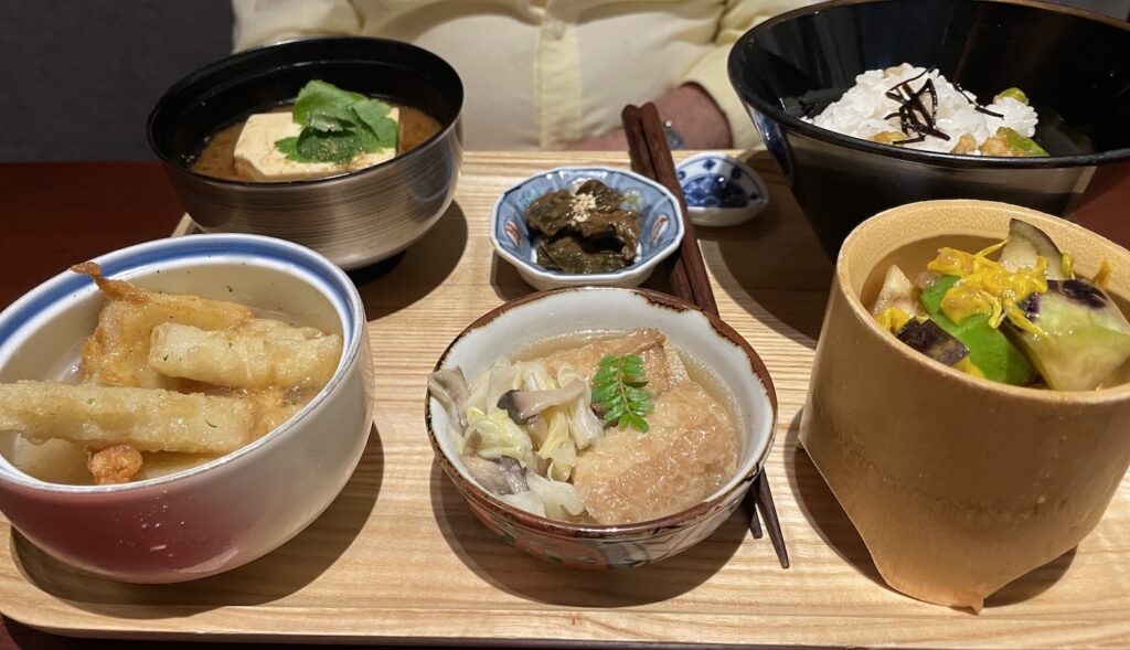 Bowls of Japanese food